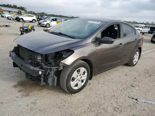 3KPFK4A77HE135437 2017 KIA FORTE - Image 1