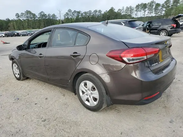 3KPFK4A77HE135437 2017 KIA FORTE - Image 2