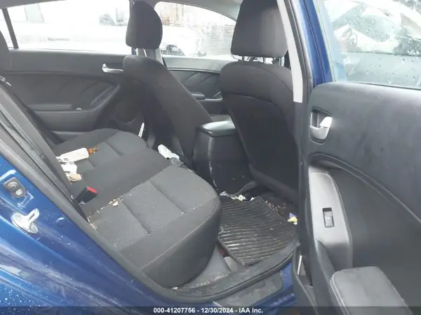 3KPFK4A77HE135616 2017 KIA FORTE - Image 8