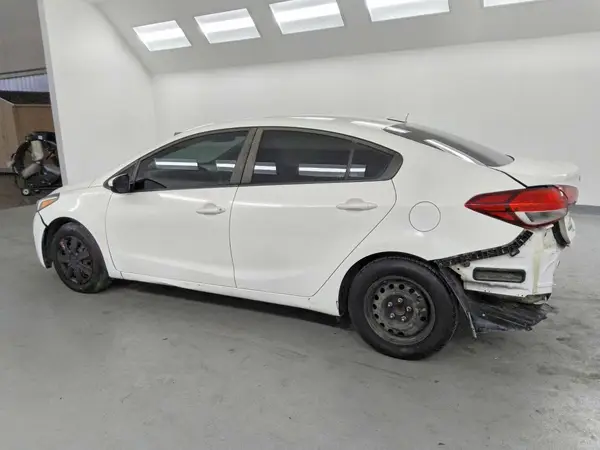 3KPFK4A77HE136068 2017 KIA FORTE - Image 2