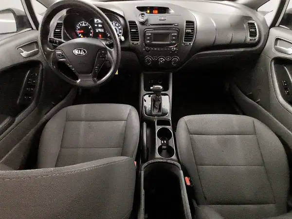 3KPFK4A77HE136068 2017 KIA FORTE - Image 8