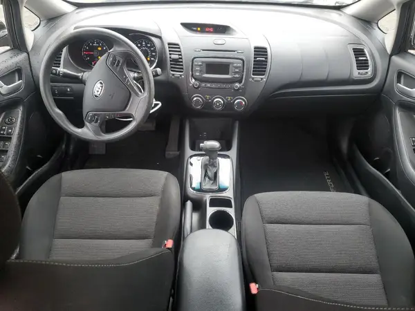 3KPFK4A77HE138175 2017 KIA FORTE - Image 8