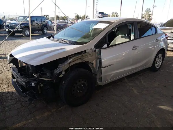 3KPFK4A77HE139553 2017 KIA FORTE - Image 2