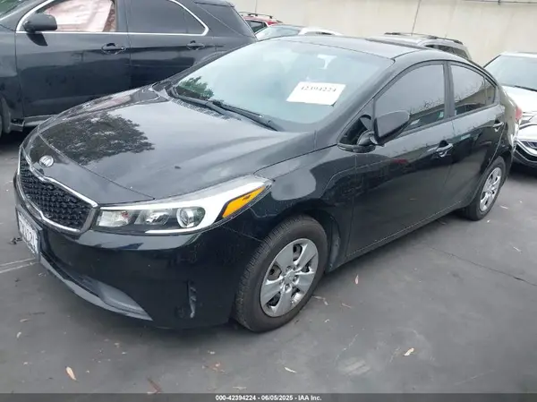 3KPFK4A77HE140251 2017 KIA FORTE - Image 2