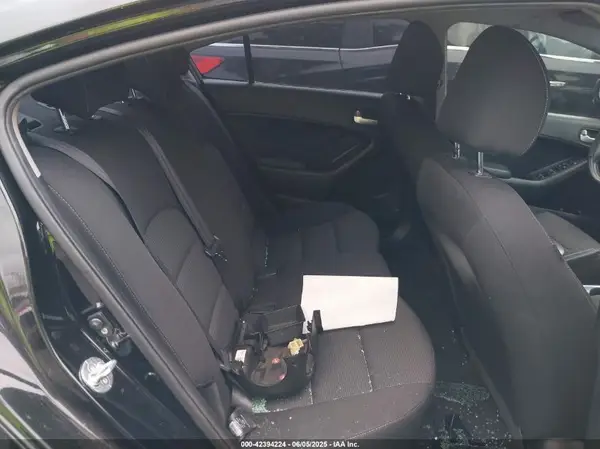 3KPFK4A77HE140251 2017 KIA FORTE - Image 8