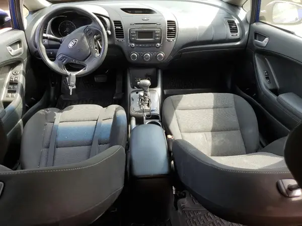 3KPFK4A77HE141271 2017 KIA FORTE - Image 8