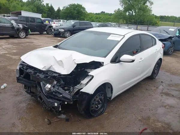 3KPFK4A77HE141819 2017 KIA FORTE - Image 2