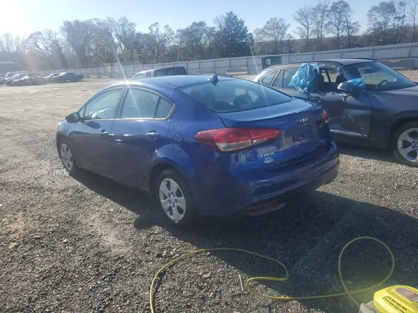 3KPFK4A77HE141870 2017 KIA FORTE - Image 2