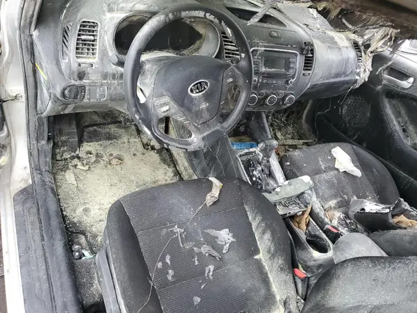 3KPFK4A77HE142016 2017 KIA FORTE - Image 8