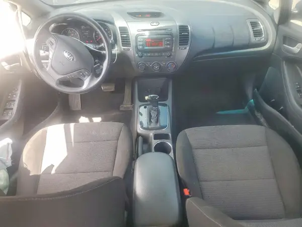 3KPFK4A77HE142971 2017 KIA FORTE - Image 8