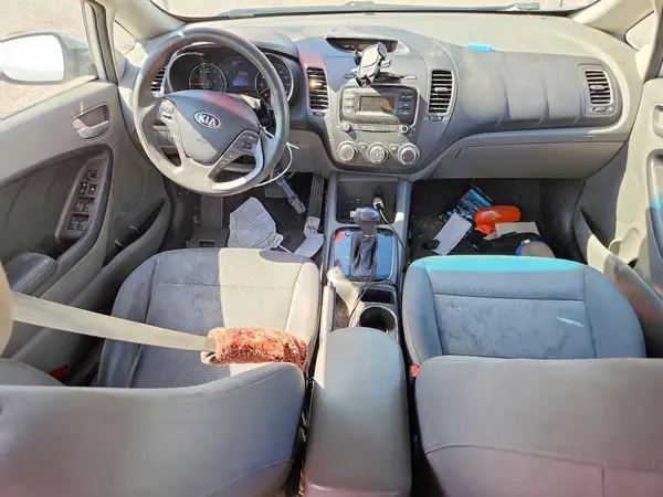 3KPFK4A77HE144381 2017 KIA FORTE - Image 8