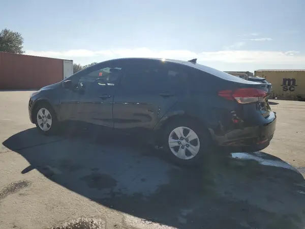 3KPFK4A77HE145384 2017 KIA FORTE - Image 2