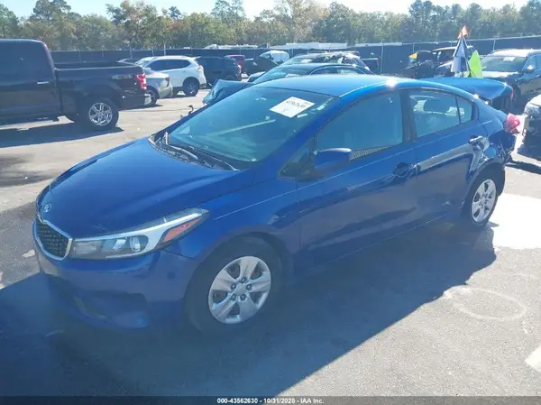3KPFK4A77HE145806 2017 KIA FORTE - Image 2