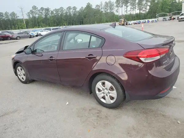 3KPFK4A77HE152660 2017 KIA FORTE - Image 2