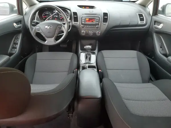 3KPFK4A77HE152660 2017 KIA FORTE - Image 8