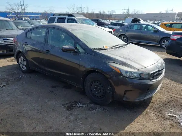 3KPFK4A77HE153209 2017 KIA FORTE - Image 1