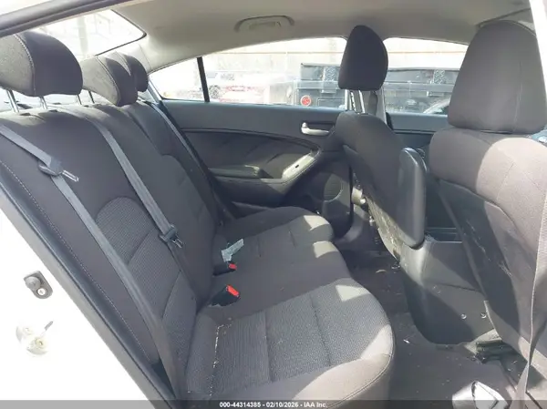 3KPFK4A77HE156871 2017 KIA FORTE - Image 8