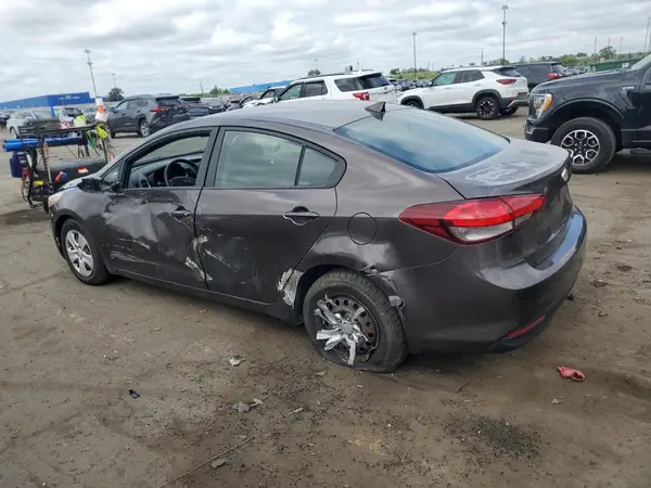 3KPFK4A77HE158104 2017 KIA FORTE - Image 2