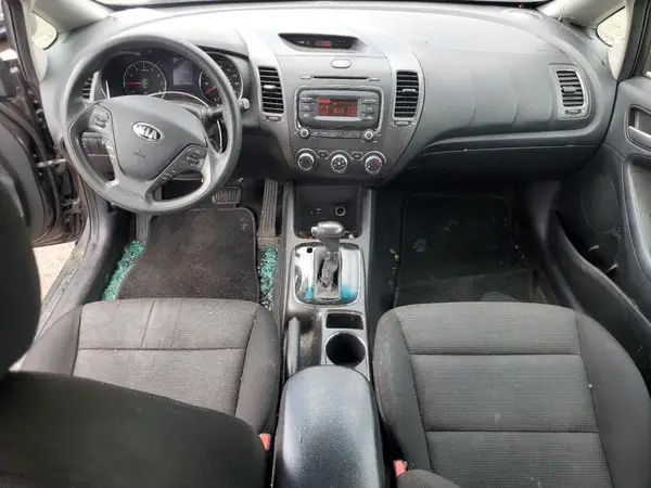 3KPFK4A77HE158104 2017 KIA FORTE - Image 8