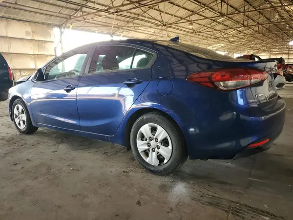 3KPFK4A77HE158295 2017 KIA FORTE - Image 2