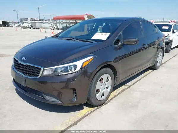 3KPFK4A77HE158636 2017 KIA FORTE - Image 2