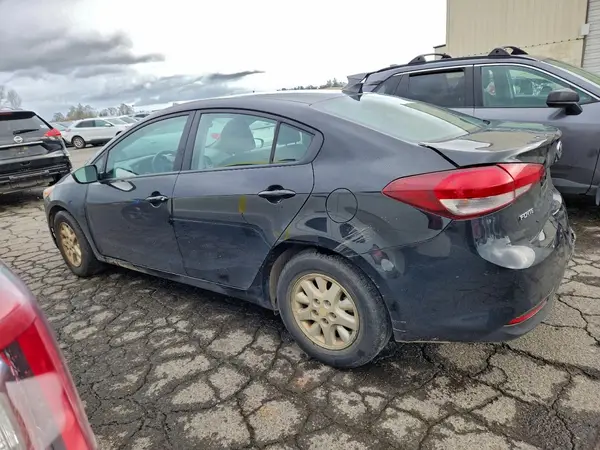 3KPFK4A77HE160015 2017 KIA FORTE - Image 2