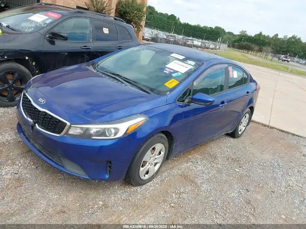 3KPFK4A77HE160497 2017 KIA FORTE - Image 2