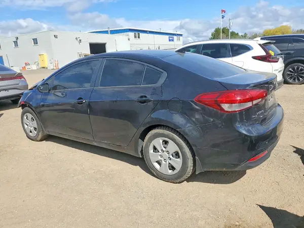 3KPFK4A77JE163681 2018 KIA FORTE - Image 2