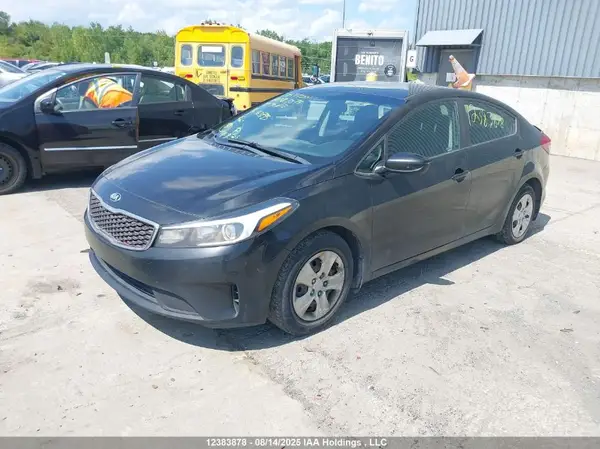 3KPFK4A77JE163793 2018 KIA FORTE - Image 2