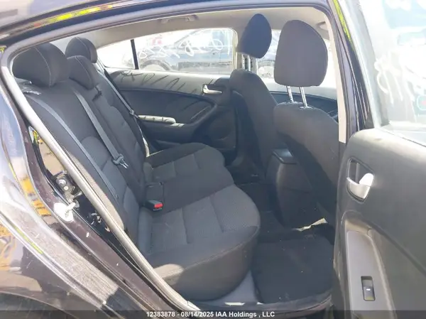 3KPFK4A77JE163793 2018 KIA FORTE - Image 8