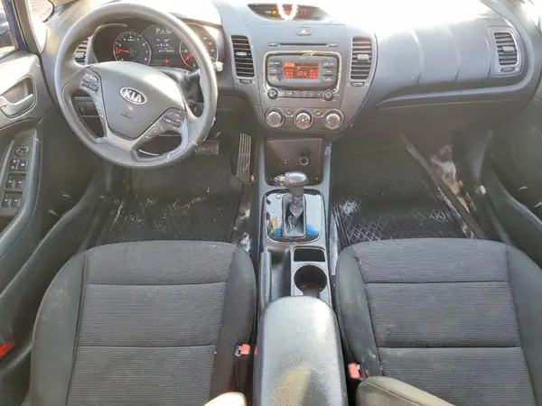 3KPFK4A77JE165026 2018 KIA FORTE - Image 8