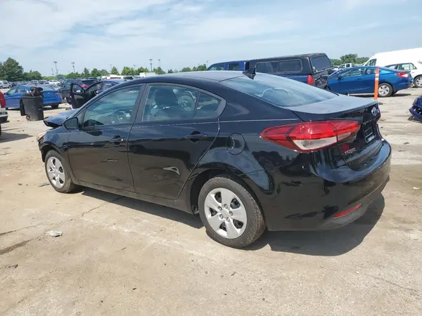 3KPFK4A77JE165995 2018 KIA FORTE - Image 2