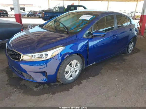 3KPFK4A77JE168413 2018 KIA FORTE - Image 2
