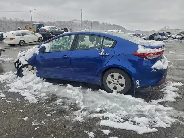 3KPFK4A77JE169786 2018 KIA FORTE - Image 2