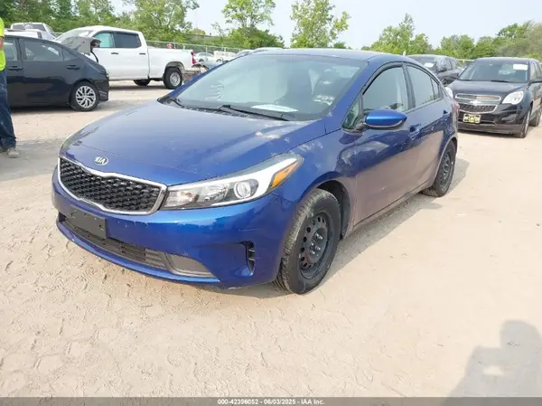 3KPFK4A77JE169920 2018 KIA FORTE - Image 2