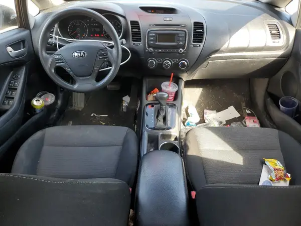 3KPFK4A77JE170548 2018 KIA FORTE - Image 8