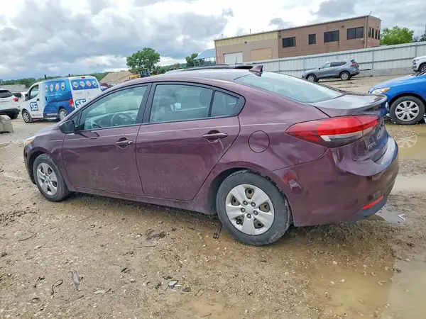 3KPFK4A77JE174471 2018 KIA FORTE - Image 2