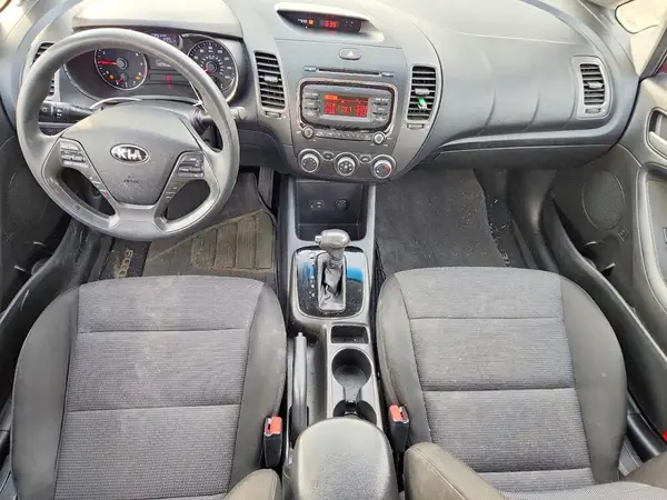 3KPFK4A77JE176351 2018 KIA FORTE - Image 8
