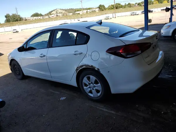 3KPFK4A77JE176950 2018 KIA FORTE - Image 2
