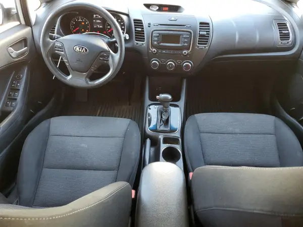 3KPFK4A77JE176950 2018 KIA FORTE - Image 8