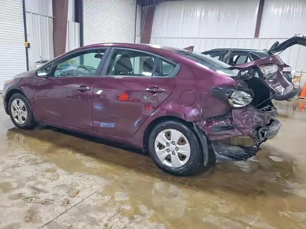 3KPFK4A77JE178732 2018 KIA FORTE - Image 2
