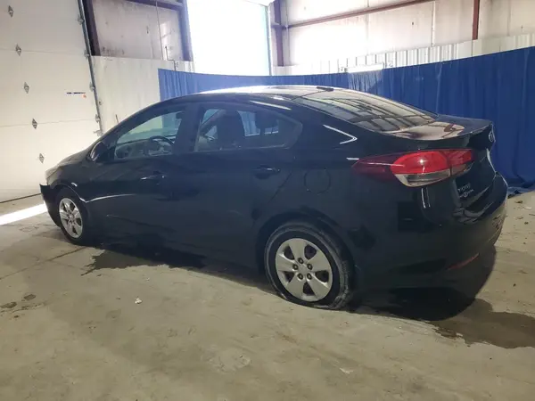 3KPFK4A77JE179668 2018 KIA FORTE - Image 2