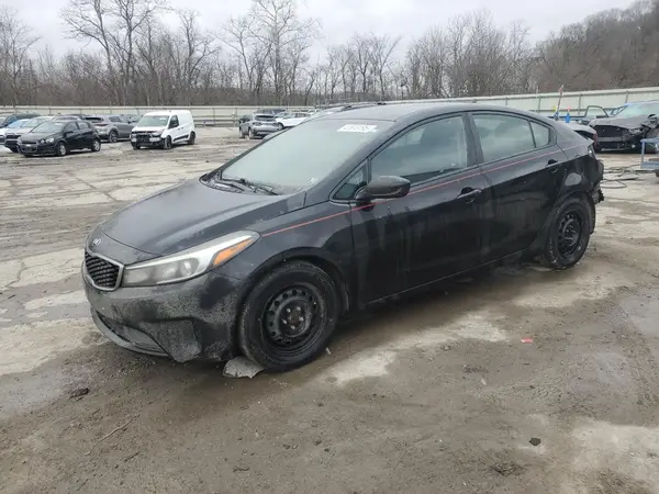 3KPFK4A77JE184739 2018 KIA FORTE - Image 1