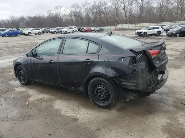 3KPFK4A77JE184739 2018 KIA FORTE - Image 2