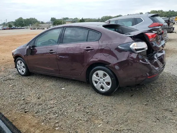 3KPFK4A77JE186572 2018 KIA FORTE - Image 2