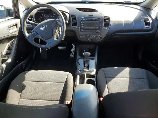 3KPFK4A77JE187947 2018 KIA FORTE - Image 8