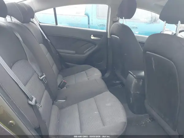 3KPFK4A77JE189620 2018 KIA FORTE - Image 8