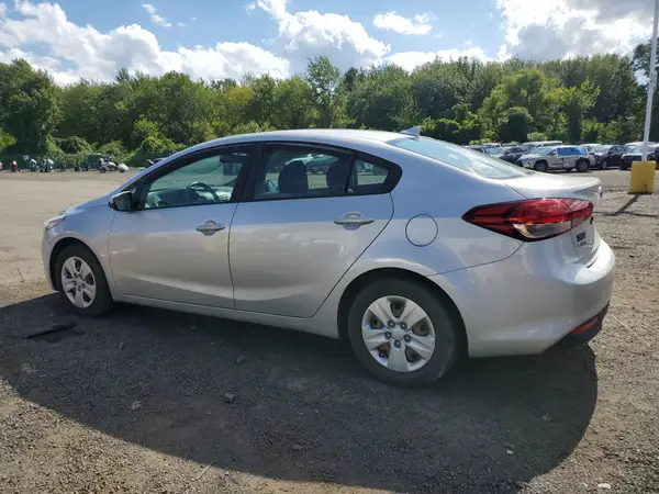 3KPFK4A77JE190329 2018 KIA FORTE - Image 2