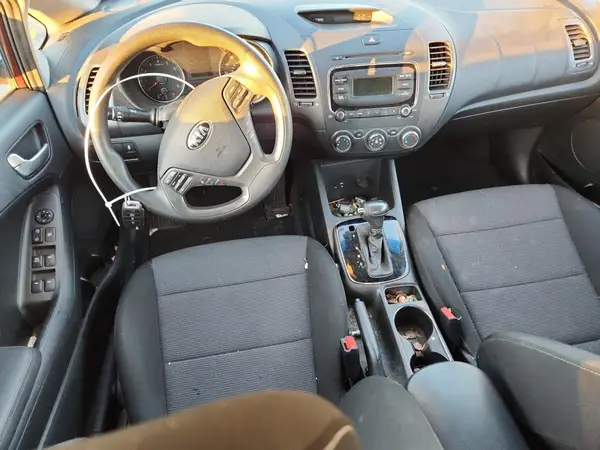 3KPFK4A77JE199466 2018 KIA FORTE - Image 8