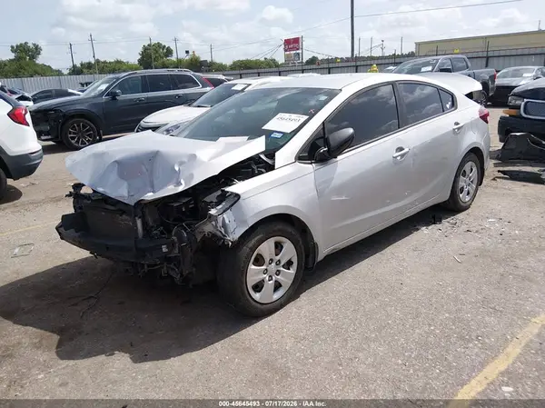 3KPFK4A77JE200180 2018 KIA FORTE - Image 2